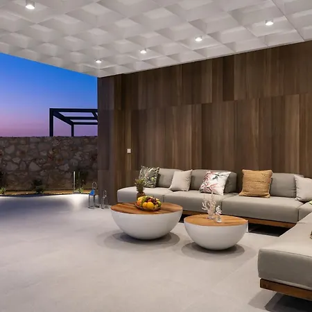 Nefelia Luxury Private Villa *